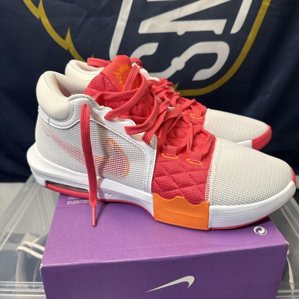 Nike Lebron Witness 8 Dunkin Donuts Edition Men 11.5 Basketball Shoe Fb2239-104